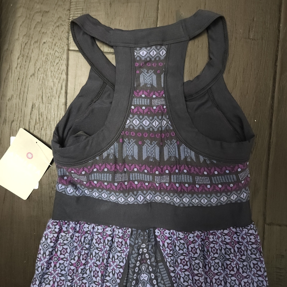 NWT Athleta Rio Maxi Dress Racerback Purple Printed XS has built in shelf bra. - Picture 6 of 12